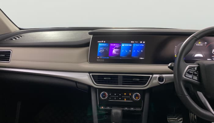 2023 Mahindra XUV700 AX 7 LUXURY P AT 7 STR, Petrol, Automatic, 24,791 km, Air Conditioner