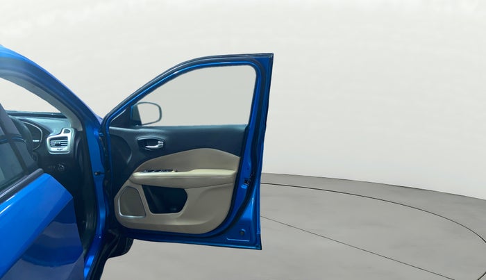 2017 Jeep Compass LONGITUDE (O) 2.0 DIESEL, Diesel, Manual, 1,20,527 km, RHS Front Door