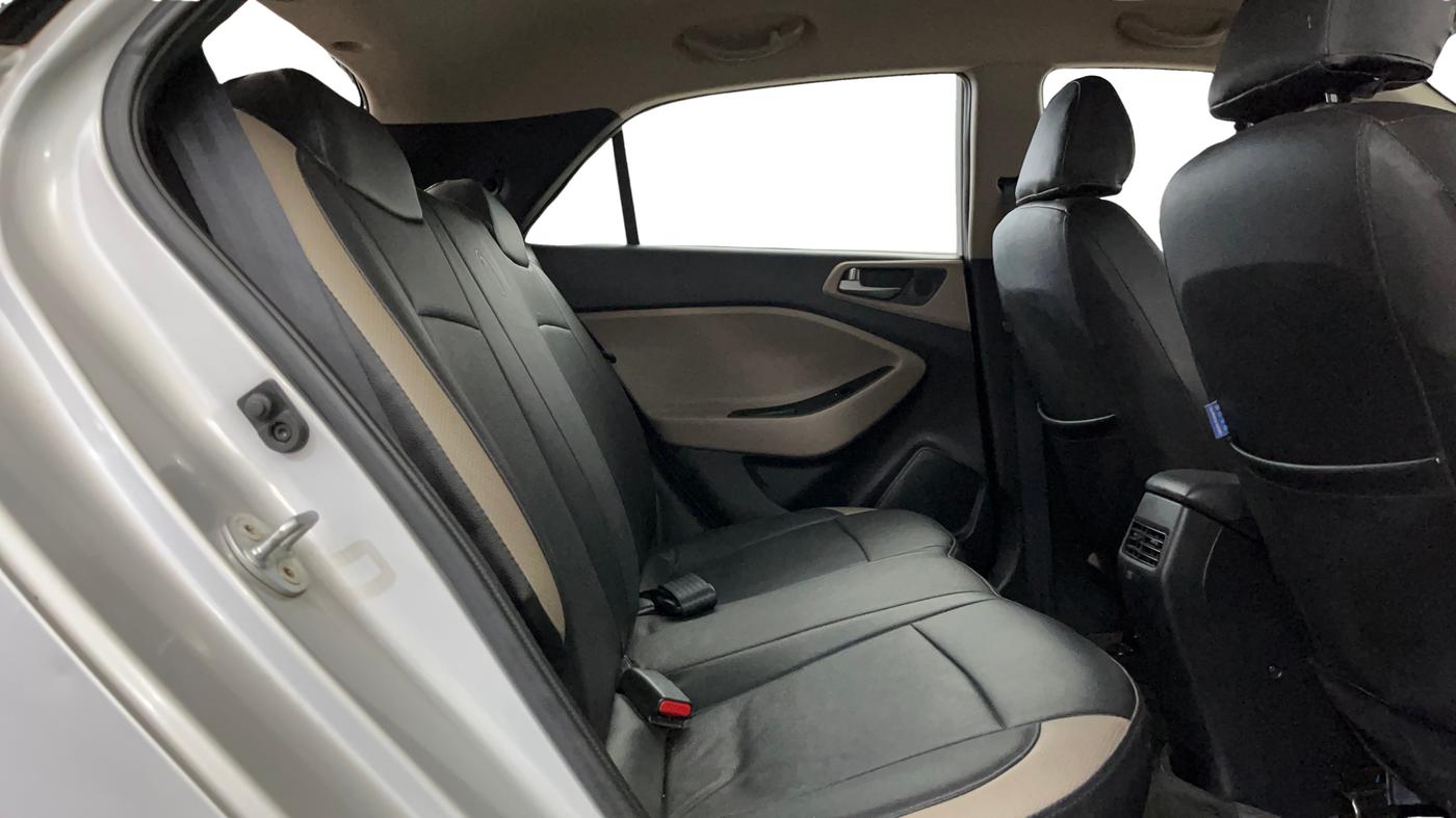 2016 Hyundai Elite i20 MAGNA 1.2, Petrol, Manual, 24,451 km, Right Side Rear Door Cabin