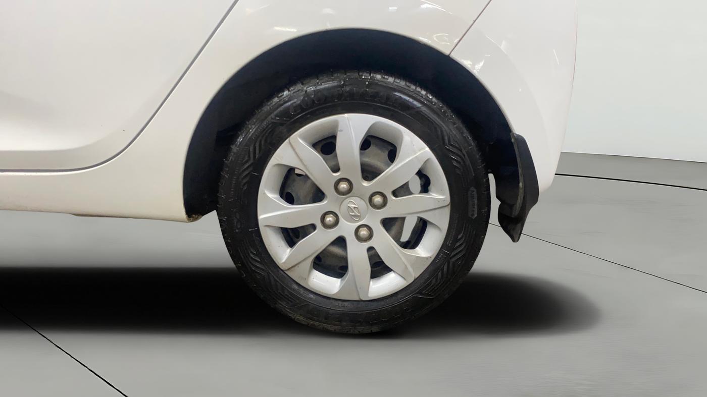 2015 Hyundai Eon MAGNA +, Petrol, Manual, 45,523 km, Left Rear Wheel