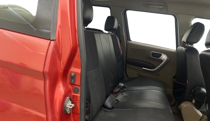 2016 Mahindra TUV300 T8 AMT, Diesel, Automatic, 86,242 km, Right Side Rear Door Cabin