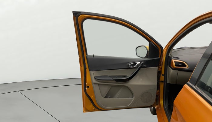 2016 Tata Tiago XZ PETROL, Petrol, Manual, 35,560 km, LHS Front Door