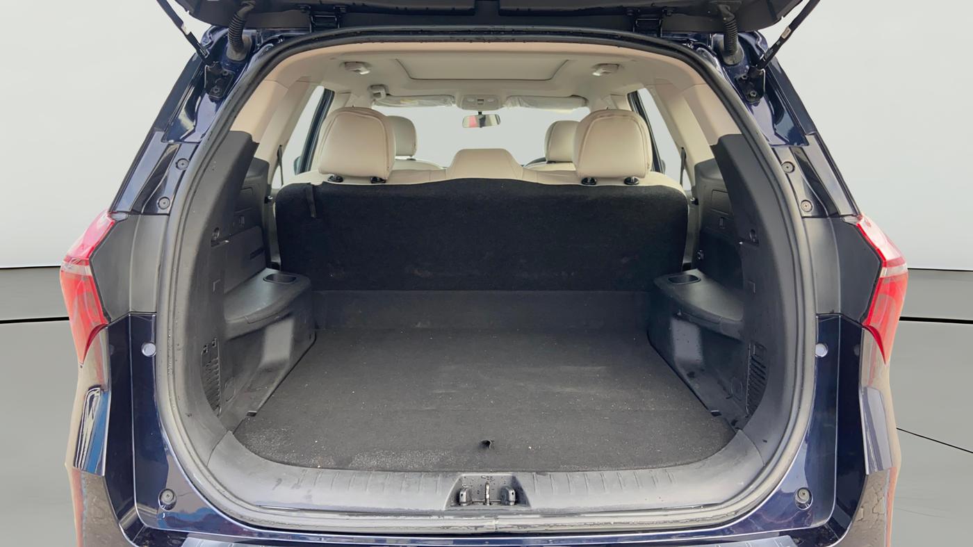 2022 Mahindra XUV700 AX 5 P AT 5 STR, Petrol, Automatic, 20,014 km, Boot Open Zoomed View