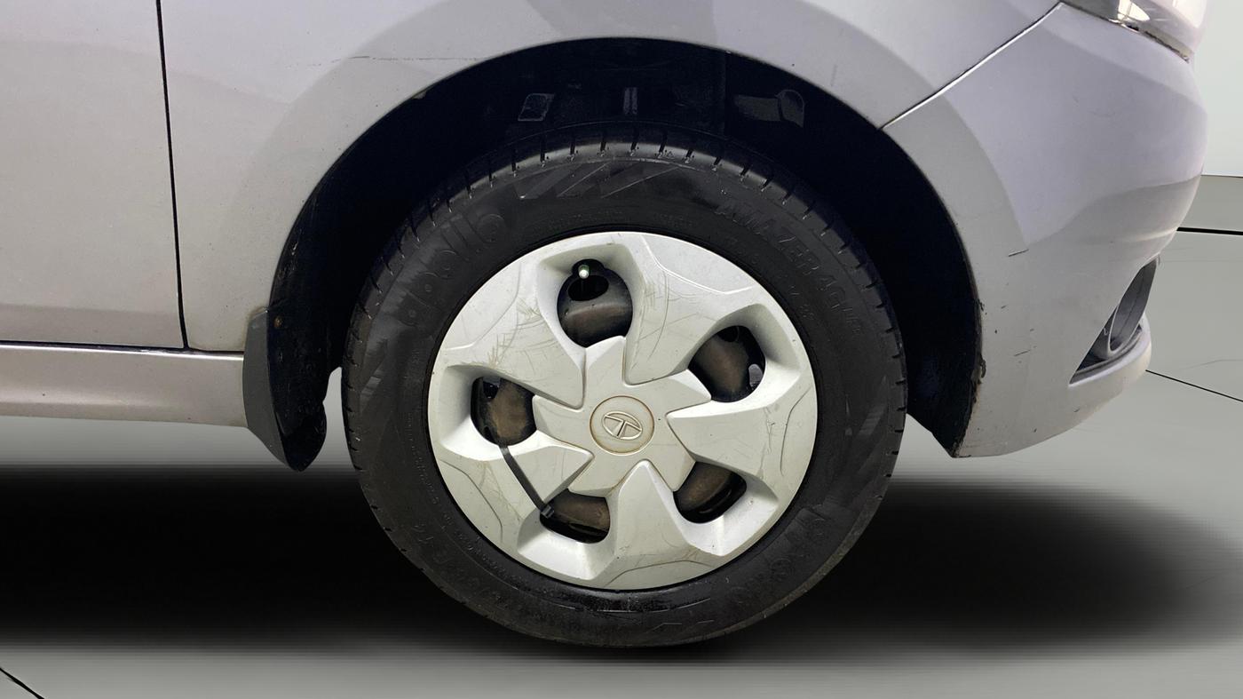 2019 Tata Tiago XT PETROL, Petrol, Manual, 1,03,955 km, Right Front Wheel