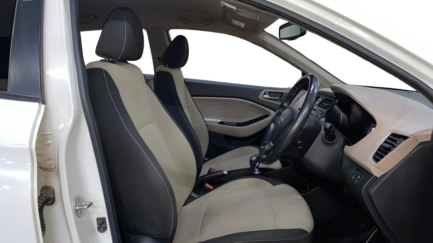 2015 Hyundai Elite i20 ASTA 1.4 CRDI, Diesel, Manual, 71,195 km, Right Side Front Door Cabin