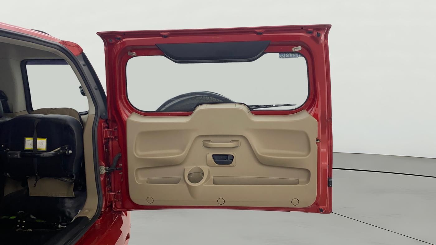 2018 Mahindra TUV300 T10, Diesel, Manual, 74,032 km, Boot Door Open