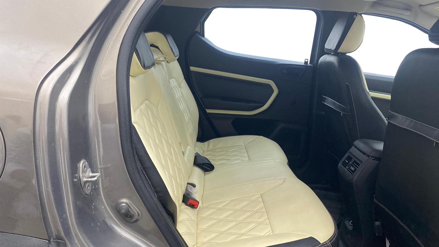 2021 Renault Kiger RXZ TURBO CVT DUAL TONE, Petrol, Automatic, 33,297 km, Right Side Rear Door Cabin