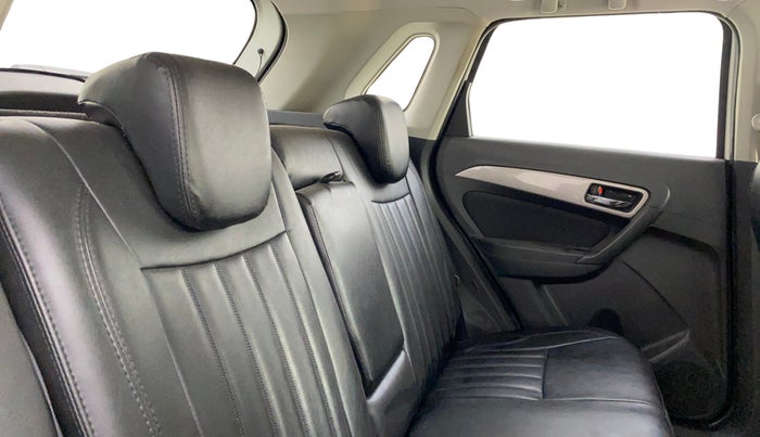 2016 Maruti Vitara Brezza ZDI PLUS, Diesel, Manual, 70,966 km, Right Side Rear Door Cabin