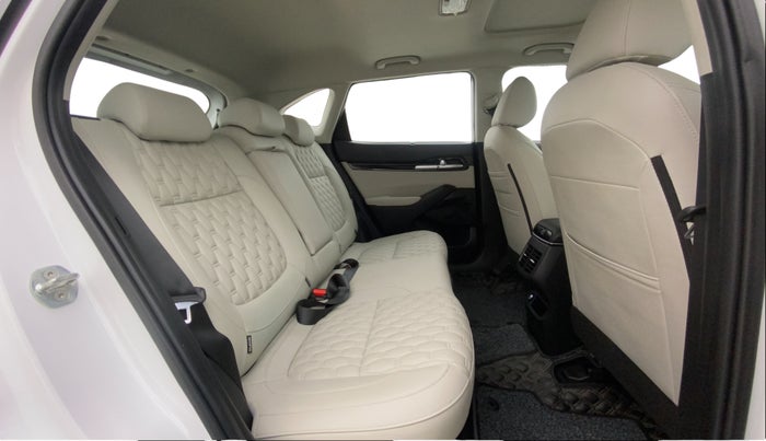 2023 KIA SELTOS HTX PETROL 1.5, Petrol, Manual, 2,955 km, Right Side Rear Door Cabin