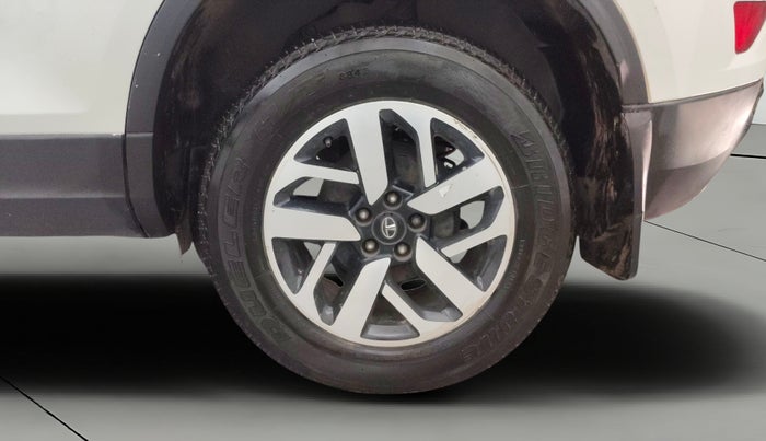 2020 Tata Harrier XZA PLUS 2.0L, Diesel, Automatic, 96,136 km, Left Rear Wheel