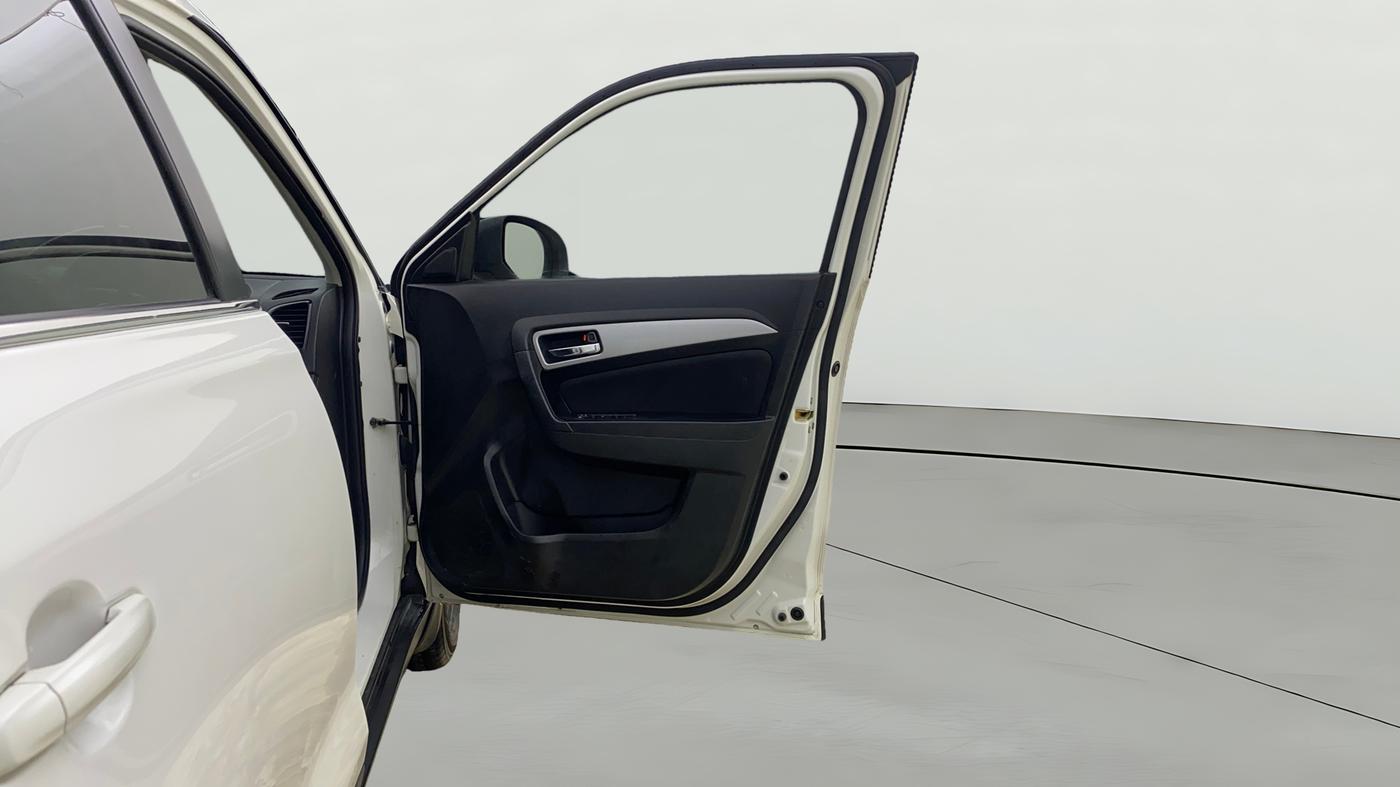 2021 Maruti Vitara Brezza ZXI, CNG, Manual, 60,120 km, RHS Front Door