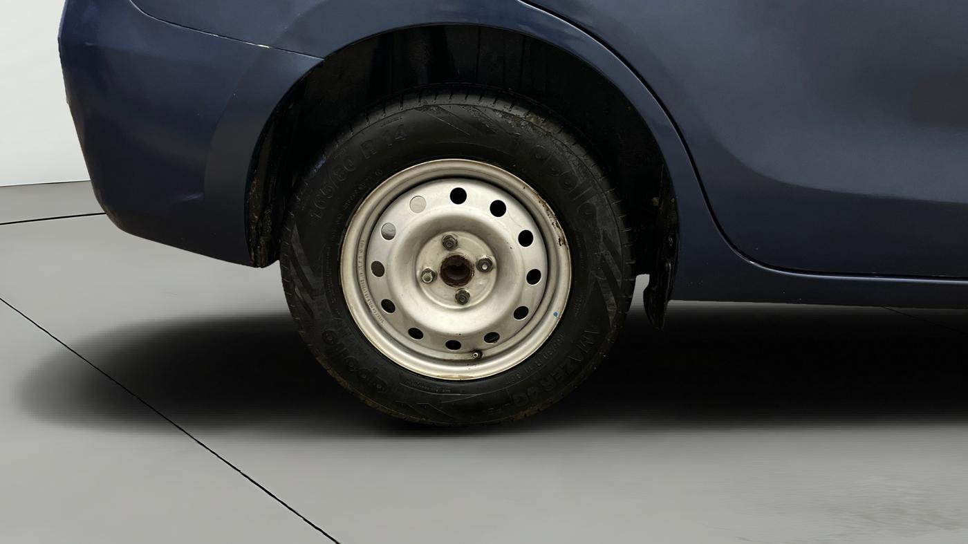 2018 Maruti Dzire LXI, Petrol, Manual, 30,792 km, Right Rear Wheel