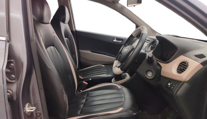 2016 Hyundai Grand i10 SPORTZ 1.2 KAPPA VTVT, CNG, Manual, 1,07,079 km, Right Side Front Door Cabin