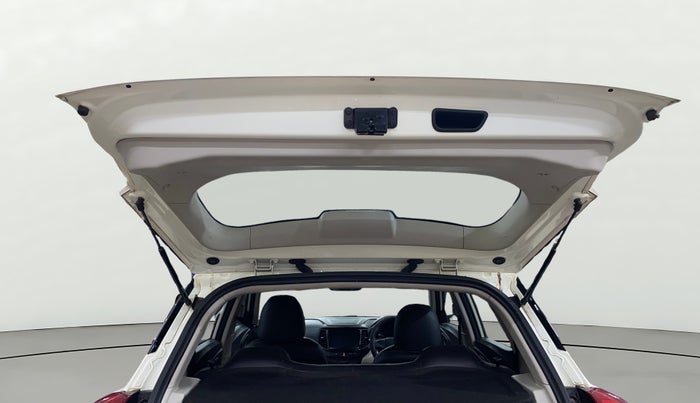 2023 Mahindra XUV300 W4 1.2 PETROL, Petrol, Manual, 8,022 km, Boot Door Open