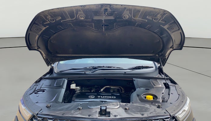 2021 MG HECTOR PLUS SUPER 1.5 PETROL TURBO HYBRID MT 7-STR, Petrol, Manual, 29,252 km, Open Bonet
