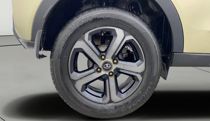 2022 Tata NEXON XZA PLUS (PREMIUM) KAZIRANGA DIESEL, Diesel, Automatic, 33,130 km, Right Rear Wheel