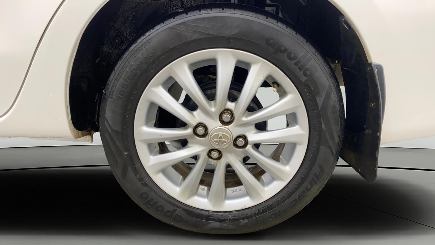 2014 Toyota Etios G, CNG, Manual, 81,154 km, Left Rear Wheel