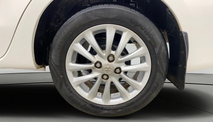 2014 Toyota Etios G, CNG, Manual, 80,887 km, Left Rear Wheel