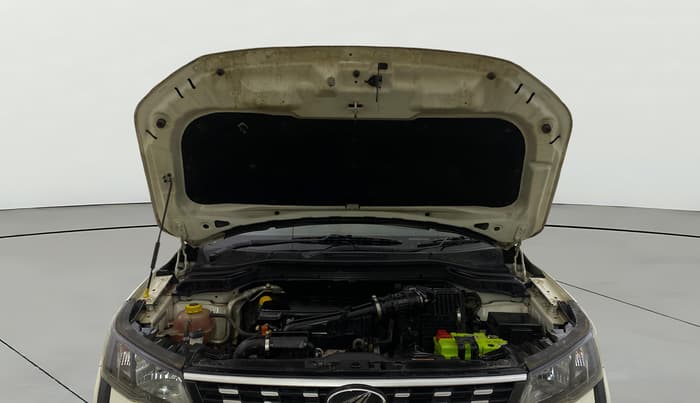 2022 Mahindra XUV300 W8 (O) 1.2 PETROL AMT, Petrol, Automatic, 80,718 km, Open Bonet
