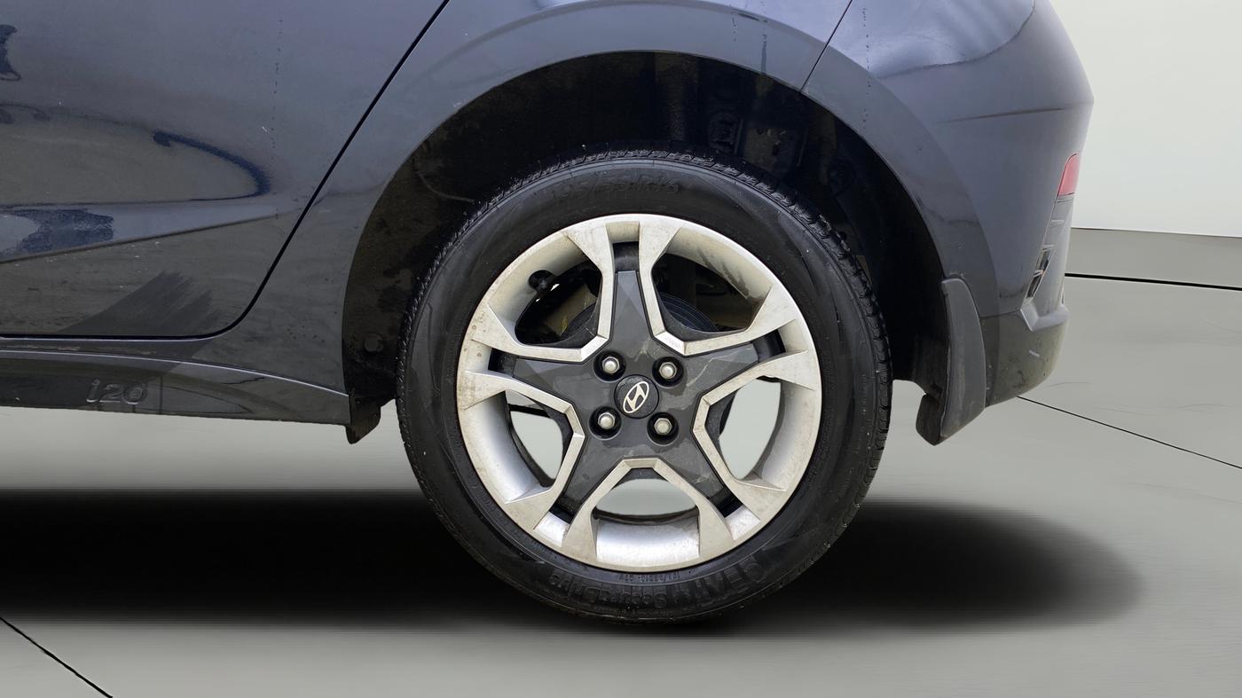 2025 Hyundai NEW I20 Sportz (O) 1.2, Petrol, Manual, 2,055 km, Left Rear Wheel