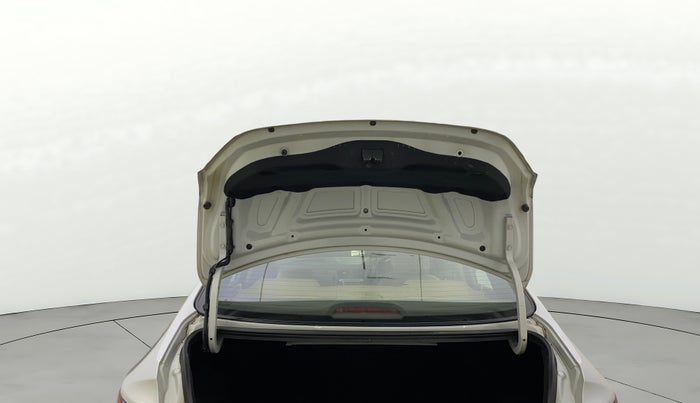 2015 Hyundai Verna FLUIDIC 4S 1.6 VTVT SX, Petrol, Manual, 29,260 km, Boot Door Open