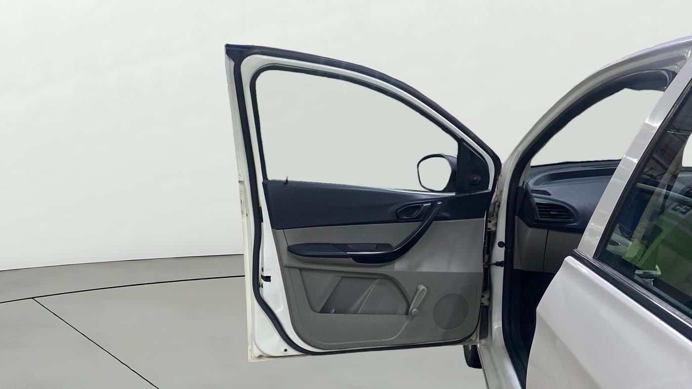 2018 Tata Tiago XE PETROL, Petrol, Manual, 81,950 km, LHS Front Door