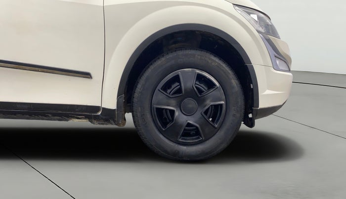 2017 Mahindra XUV500 W6, Diesel, Manual, 99,718 km, Right Front Wheel