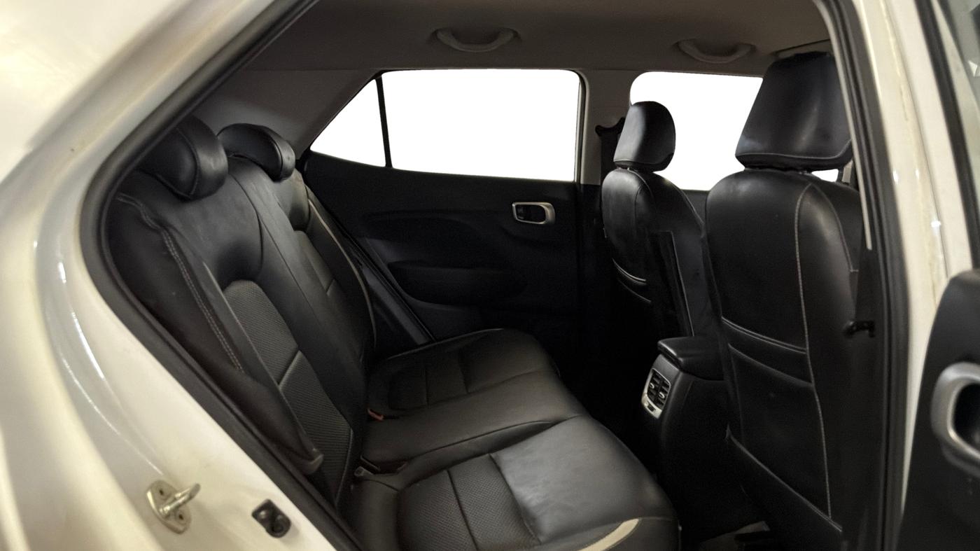 2021 Hyundai VENUE S+ 1.2, Petrol, Manual, 16,336 km, Right Side Rear Door Cabin