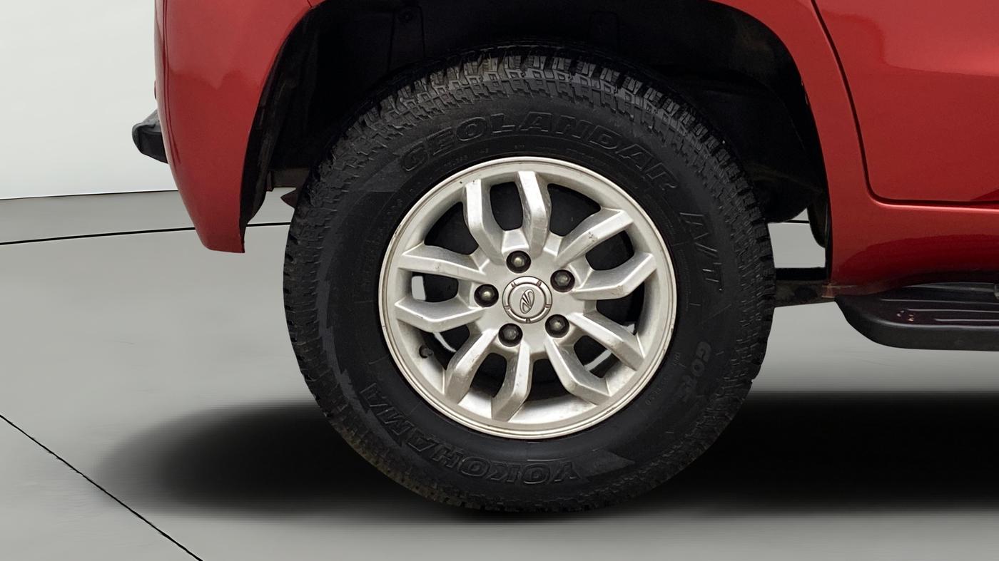 2018 Mahindra TUV300 T8, Diesel, Manual, 65,781 km, Right Rear Wheel