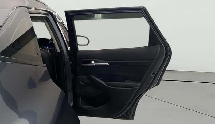 2022 KIA SELTOS HTK 1.5 DIESEL, Diesel, Manual, 1,23,910 km, RHS Rear Door