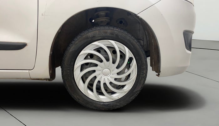2015 Maruti Wagon R 1.0 VXI, Petrol, Manual, 63,825 km, Right Front Wheel