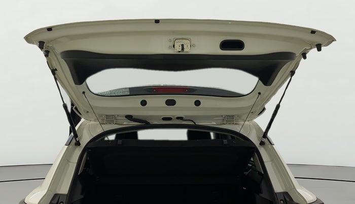 2022 Toyota URBAN CRUISER HYRYDER V NEO DRIVE, Petrol, Manual, 23,401 km, Boot Door Open