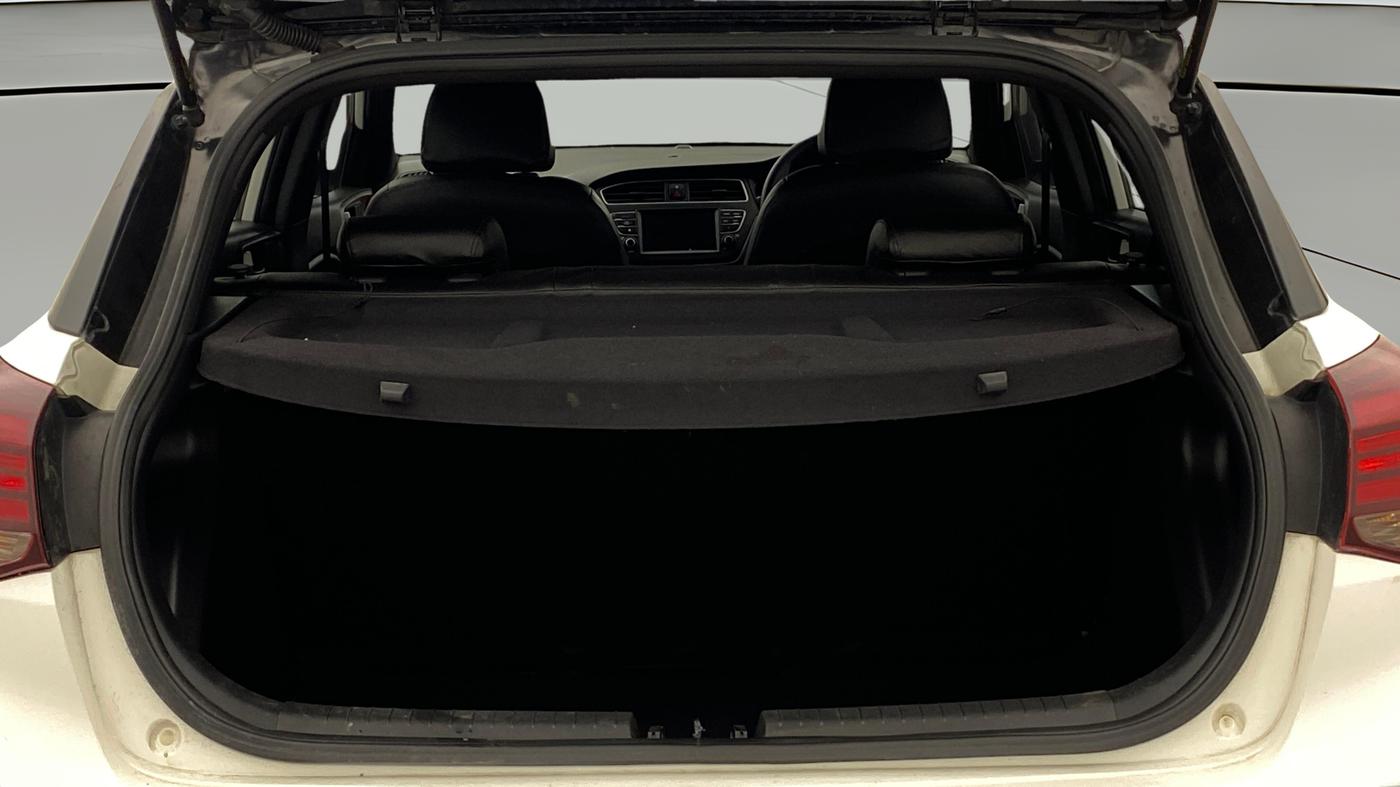2020 Hyundai Elite i20 SPORTZ PLUS 1.2 DUAL TONE, Petrol, Manual, 23,522 km, Boot Open Zoomed View