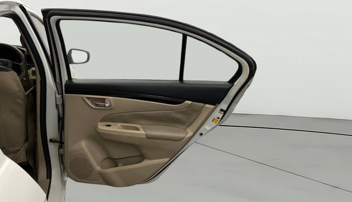2015 Maruti Ciaz ZXI+, Petrol, Manual, 1,16,097 km, RHS Rear Door