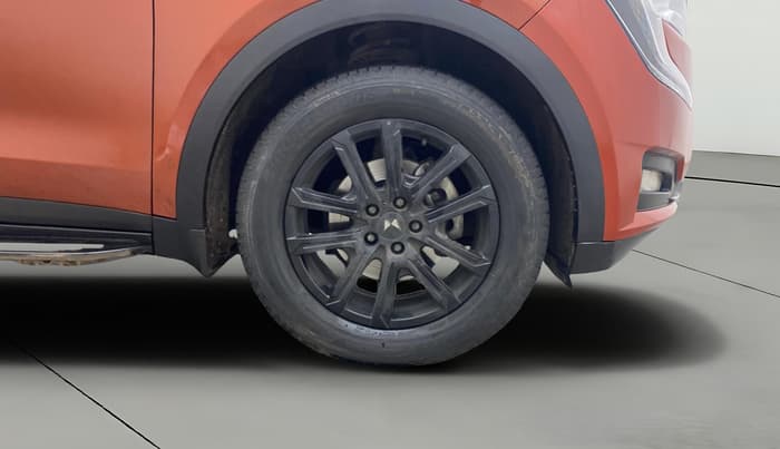 2024 Mahindra XUV700 AX 7 LUXURY P AT 7 STR, Petrol, Automatic, 28,763 km, Right Front Wheel