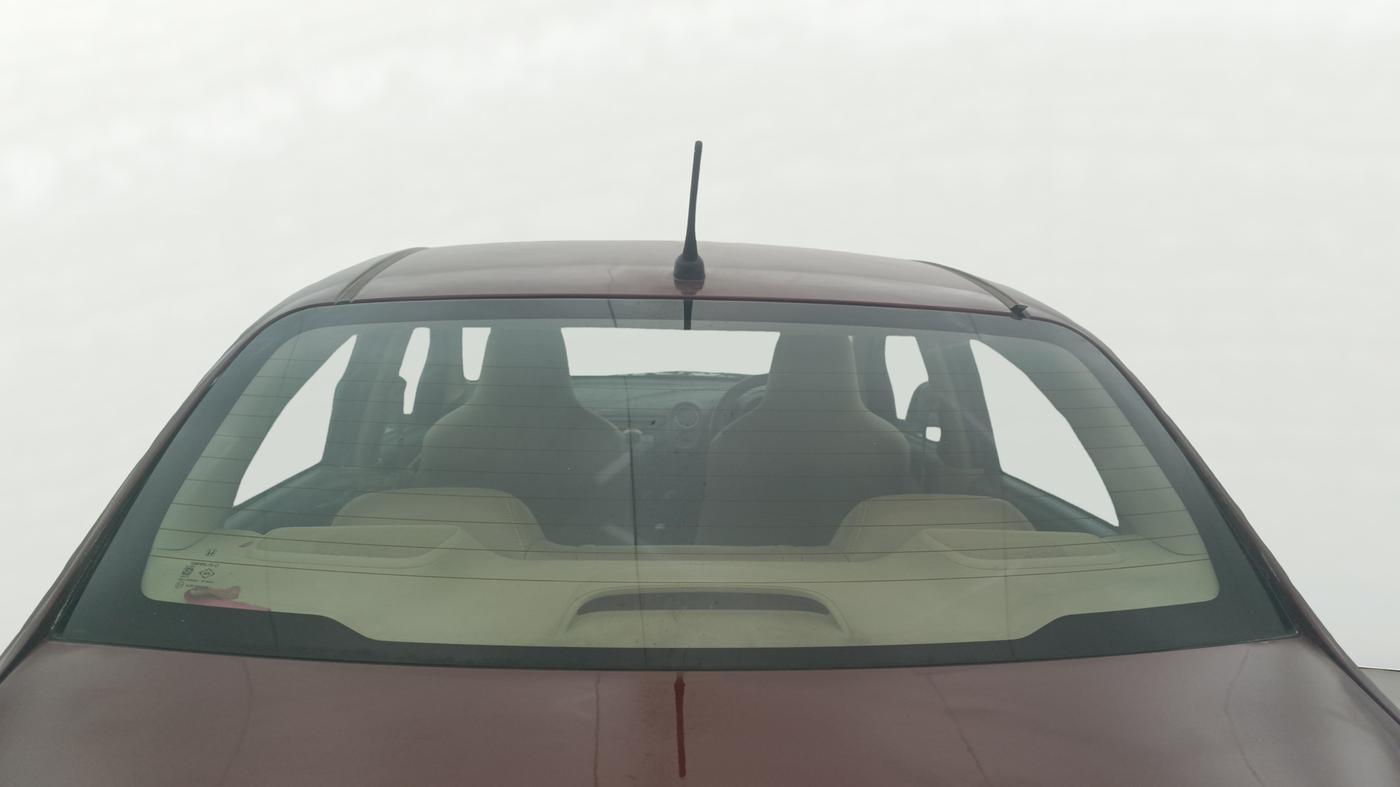 2014 Honda Amaze 1.2L I-VTEC VX, Petrol, Manual, 1,22,664 km, Rear Windshield