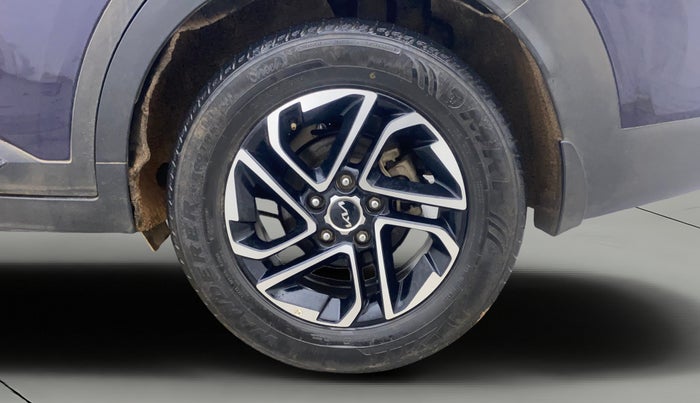 2022 KIA CARENS PRESTIGE PLUS 1.5 DIESEL 7 STR, Diesel, Manual, 38,893 km, Left Rear Wheel