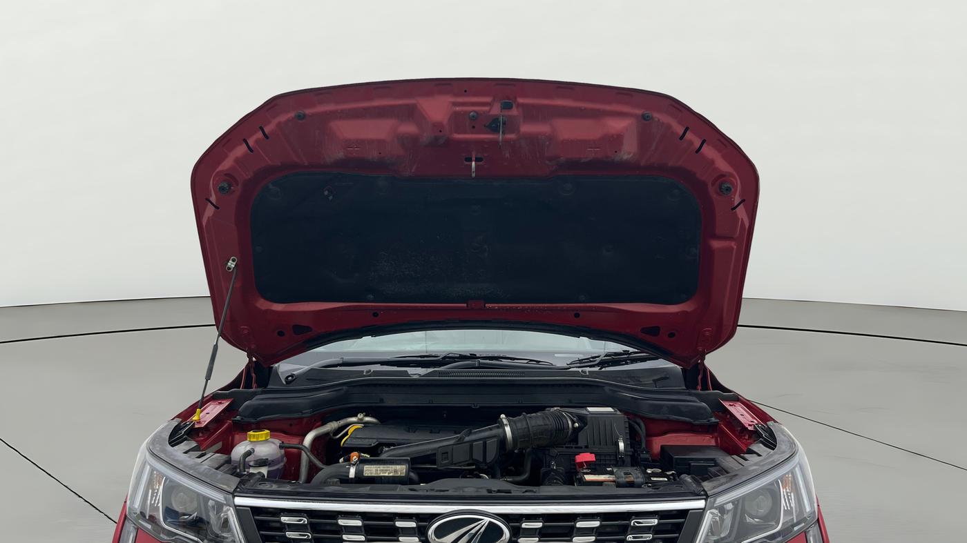 2022 Mahindra XUV300 W8 (O) 1.2 PETROL, Petrol, Manual, 20,984 km, Open Bonet