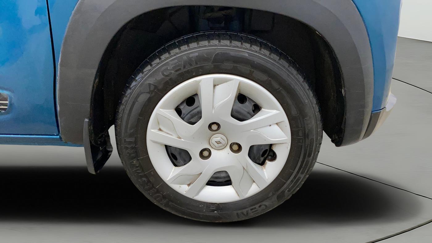 2022 Renault Kwid RXT 1.0 AMT, Petrol, Automatic, 11,416 km, Right Front Wheel