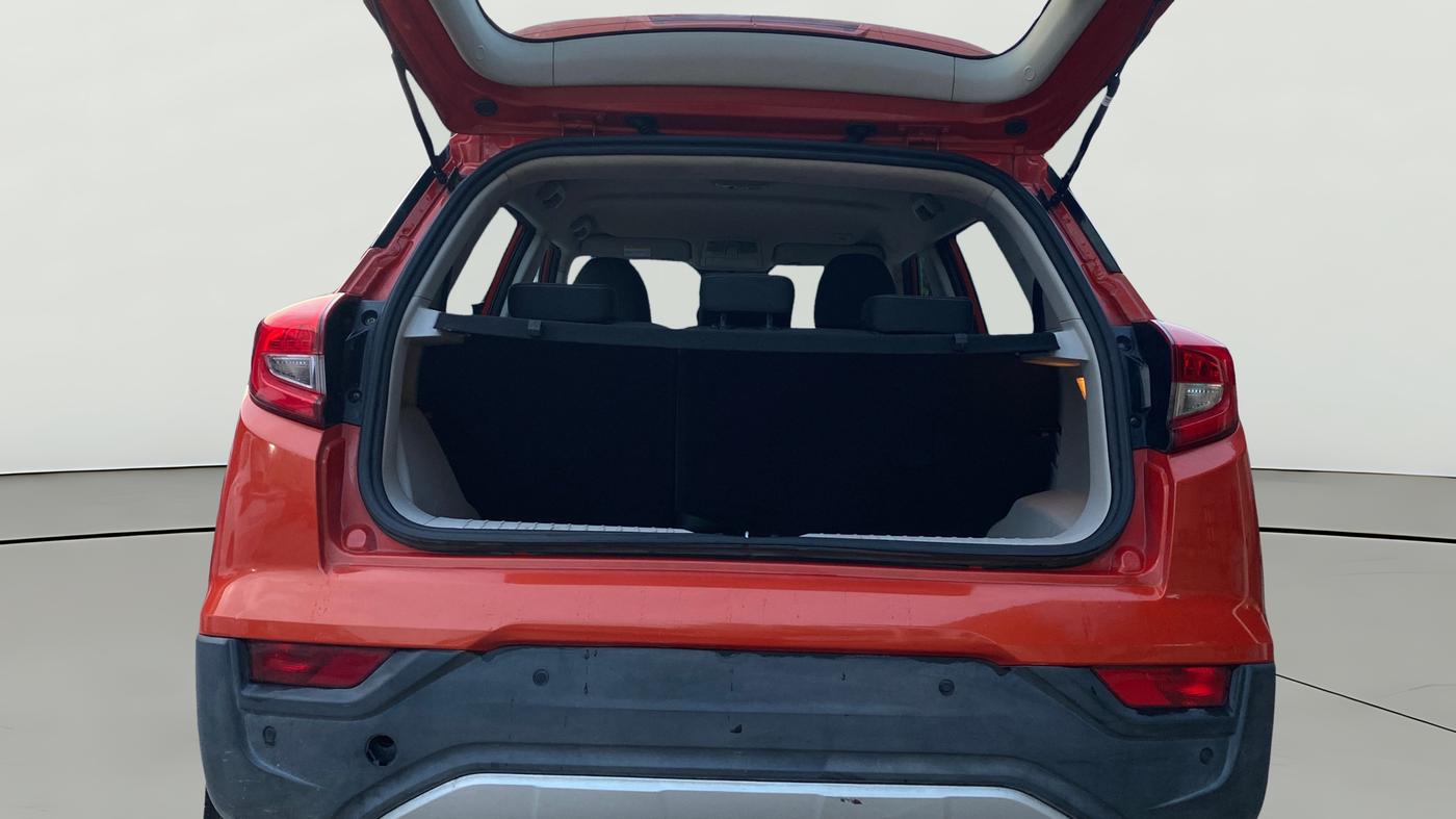 2019 Mahindra XUV300 W8 1.2 PETROL, Petrol, Manual, 80,467 km, Boot Open Zoomed View