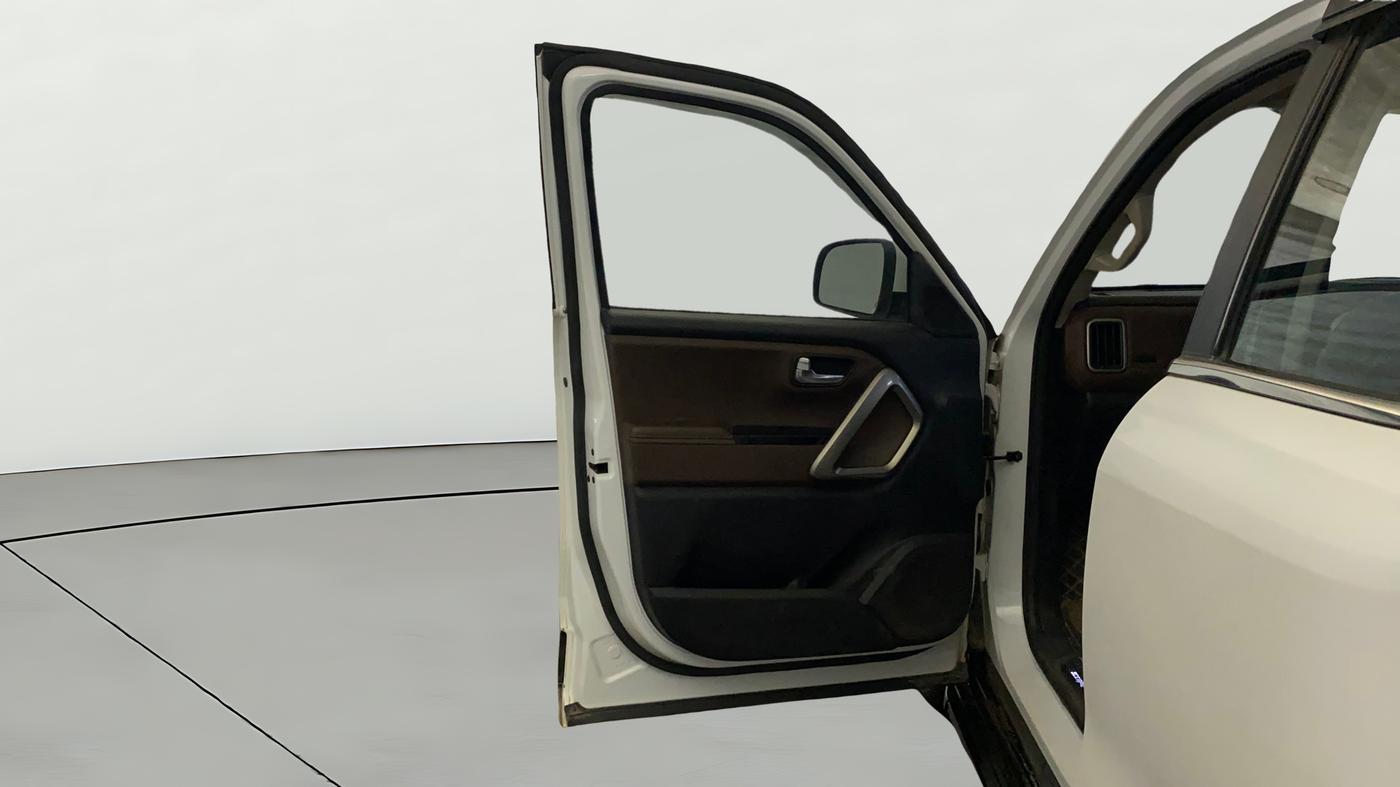 2023 Mahindra SCORPIO-N Z8 L DIESEL MT 2WD 7 STR, Diesel, Manual, 88,881 km, LHS Front Door