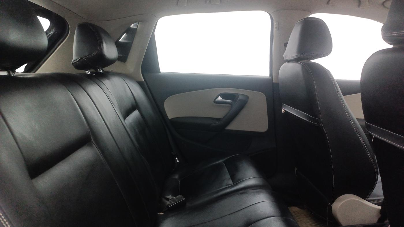 2012 Volkswagen Polo HIGHLINE1.2L, Petrol, Manual, 1,07,764 km, Right Side Rear Door Cabin