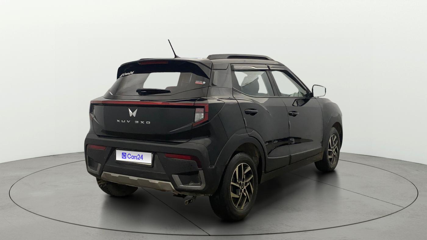 2024 Mahindra XUV 3XO AX5 1.5 Turbo Diesel, Diesel, Manual, 54,868 km, Right Back Diagonal