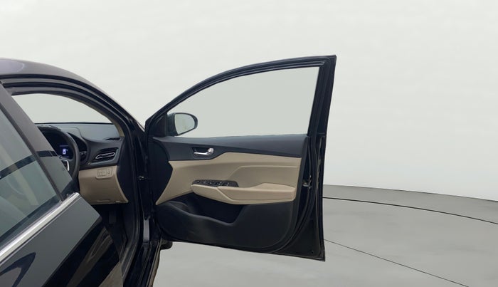 2021 Hyundai Verna SX (O)1.5 MPi, Petrol, Manual, 1,16,629 km, RHS Front Door