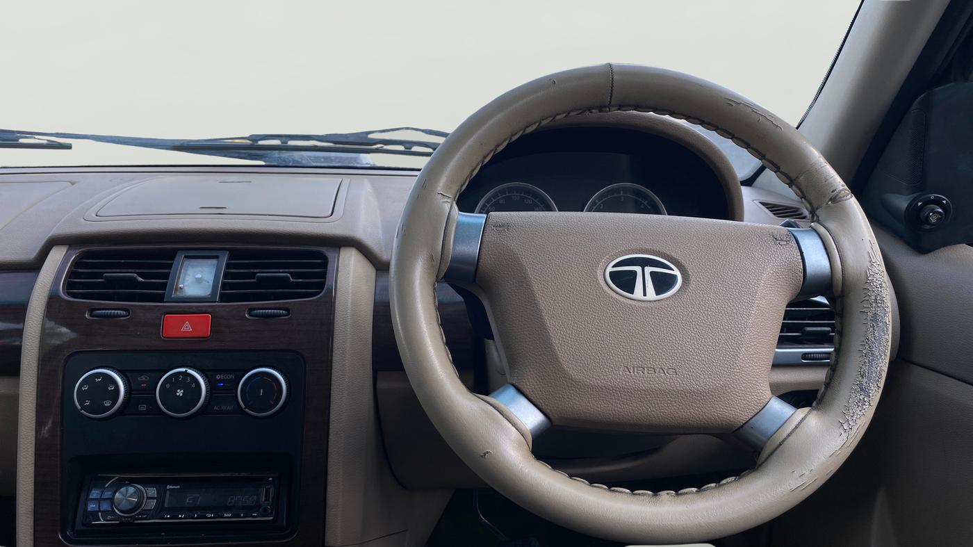 2013 Tata Safari Storme 2.2 VX 4X2, Diesel, Manual, 1,06,569 km, Steering Wheel Close Up