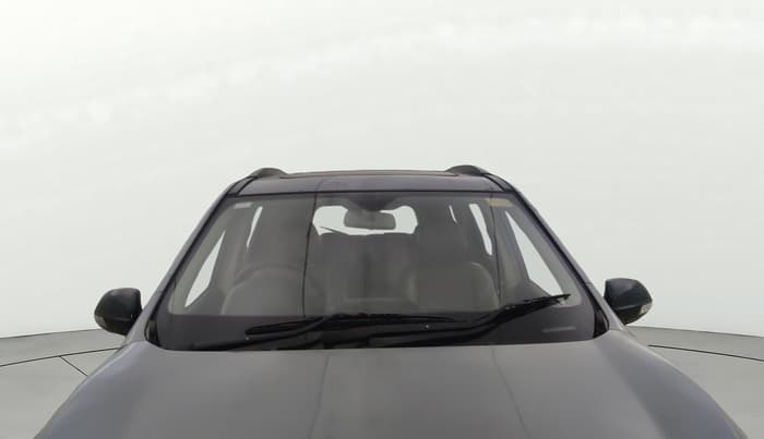 2015 Mahindra XUV500 W10, Diesel, Manual, 1,39,711 km, Front Windshield