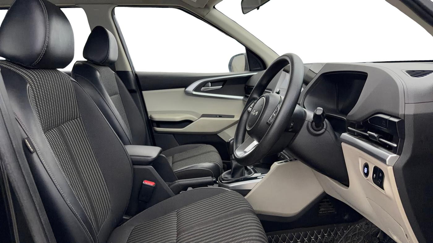 2022 KIA CARENS PRESTIGE PLUS 1.5 DIESEL 7 STR, Diesel, Manual, 95,077 km, Right Side Front Door Cabin