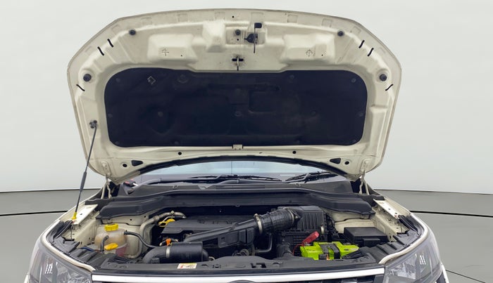 2020 Mahindra XUV300 W6 1.2 PETROL, Petrol, Manual, 53,618 km, Open Bonet