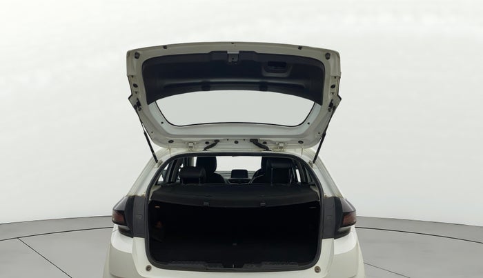 2024 Tata ALTROZ XZ CNG, CNG, Manual, 28,311 km, Boot Door Open