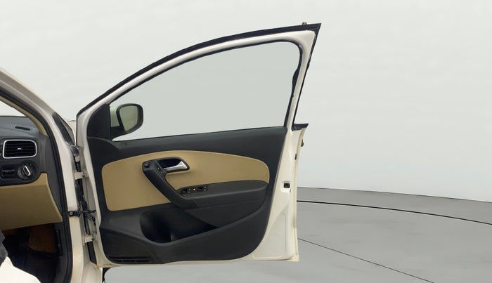 2017 Volkswagen Polo HIGHLINE1.2L, Petrol, Manual, 66,810 km, RHS Front Door